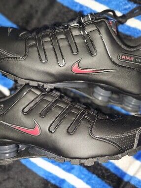 New Men's NIKE Shox NZ Size 12  in Black and Red